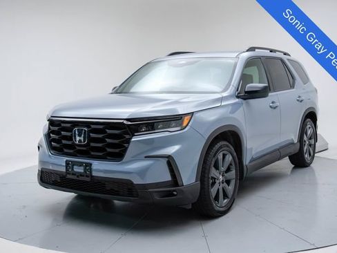 Certified 2025 Honda Pilot Sport image 3