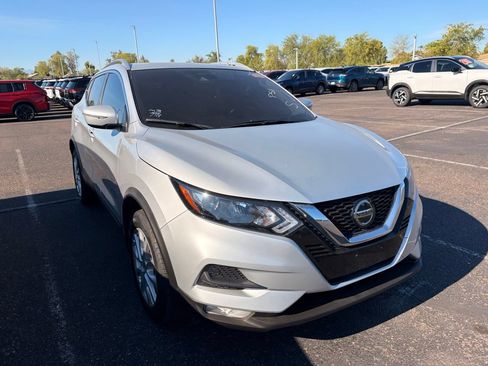 Used 2022 Nissan Rogue Sport SV FWD image 4