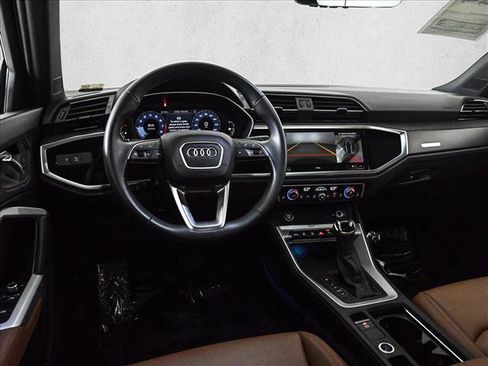 Used 2024 Audi Q3 2.0T Premium Plus w/ Premium Plus Package AWD/4WD image 19