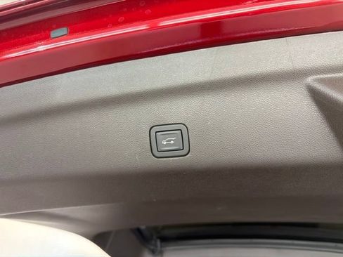 Used 2021 GMC Yukon Denali w/ Denali Premium Package AWD/4WD image 25