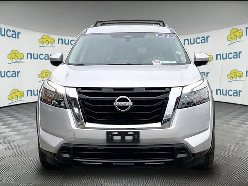 Certified 2024 Nissan Pathfinder SV image 2