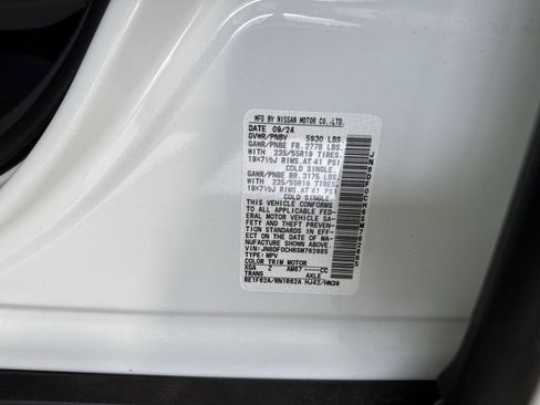 New 2025 Nissan Ariya Platinum image 38