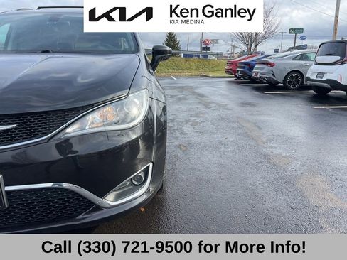 Used 2018 Chrysler Pacifica Touring-L w/ Premium Audio Group image 20