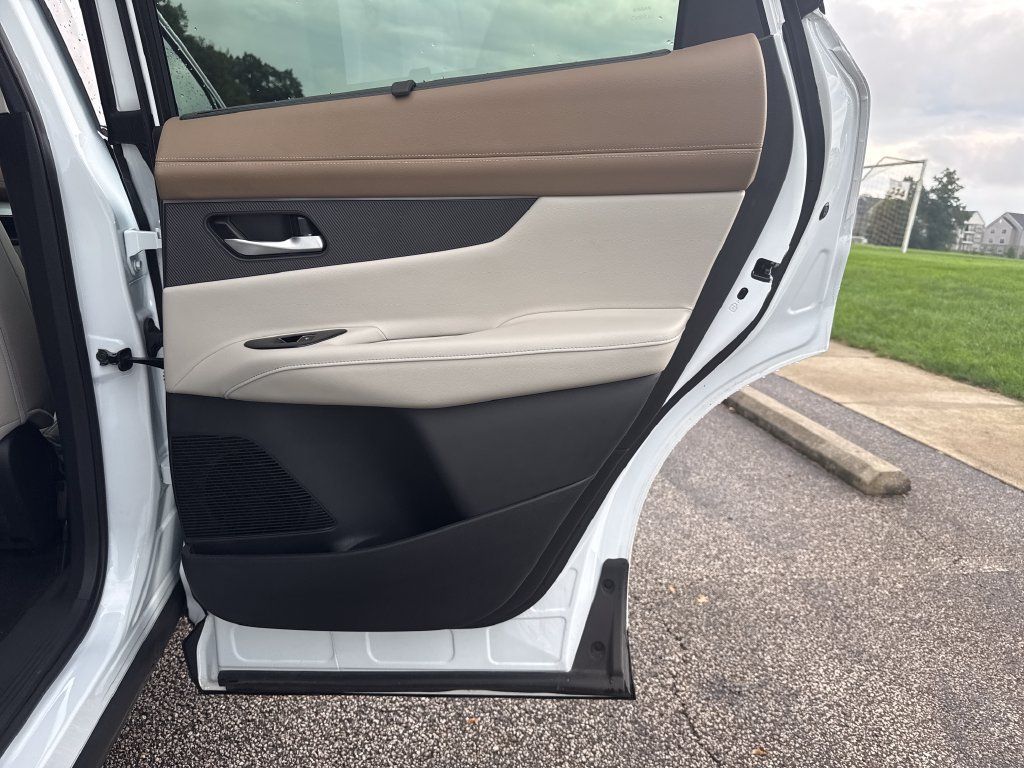 Used 2025 Nissan Murano Platinum w/ Cargo Package AWD/4WD image 17