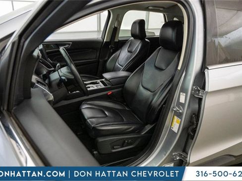 Used 2022 Ford Edge Titanium image 4