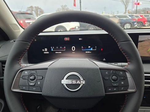 New 2026 Nissan Sentra SR w/ Floor Mat Package FWD image 29