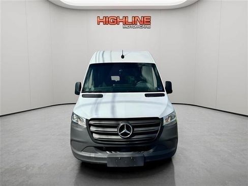 Used 2024 Mercedes-Benz Sprinter 2500 image 2