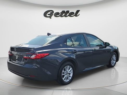 Used 2025 Toyota Camry LE w/ Convenience Package image 5