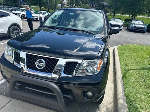 Used 2019 Nissan Frontier SV AWD/4WD image 7
