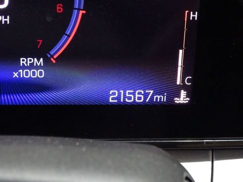 Used 2024 Chevrolet Trax LT FWD image 38