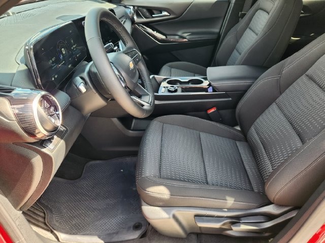 Used 2026 Chevrolet Equinox LT w/ Safety and Technology Package FWD image 13