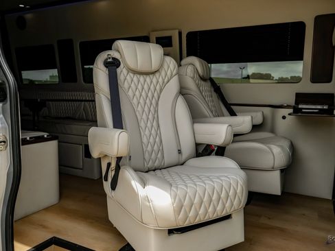 Used 2023 Mercedes-Benz Sprinter 3500 image 67