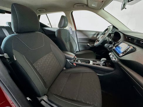 Used 2024 Nissan Kicks SV image 28