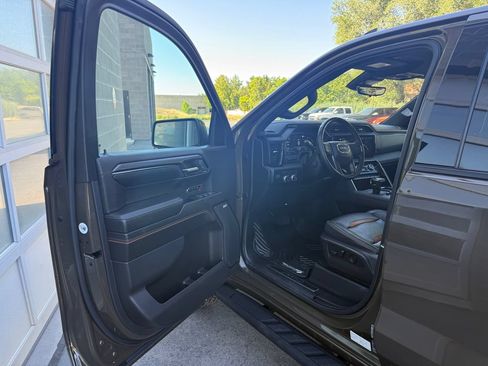 Used 2023 GMC Sierra 1500 AT4 w/ Technology Package AWD/4WD image 20