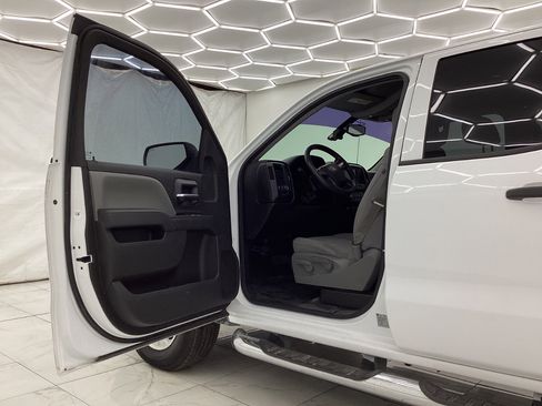 Used 2016 Chevrolet Silverado 1500 Custom w/ Custom Convenience Package image 18