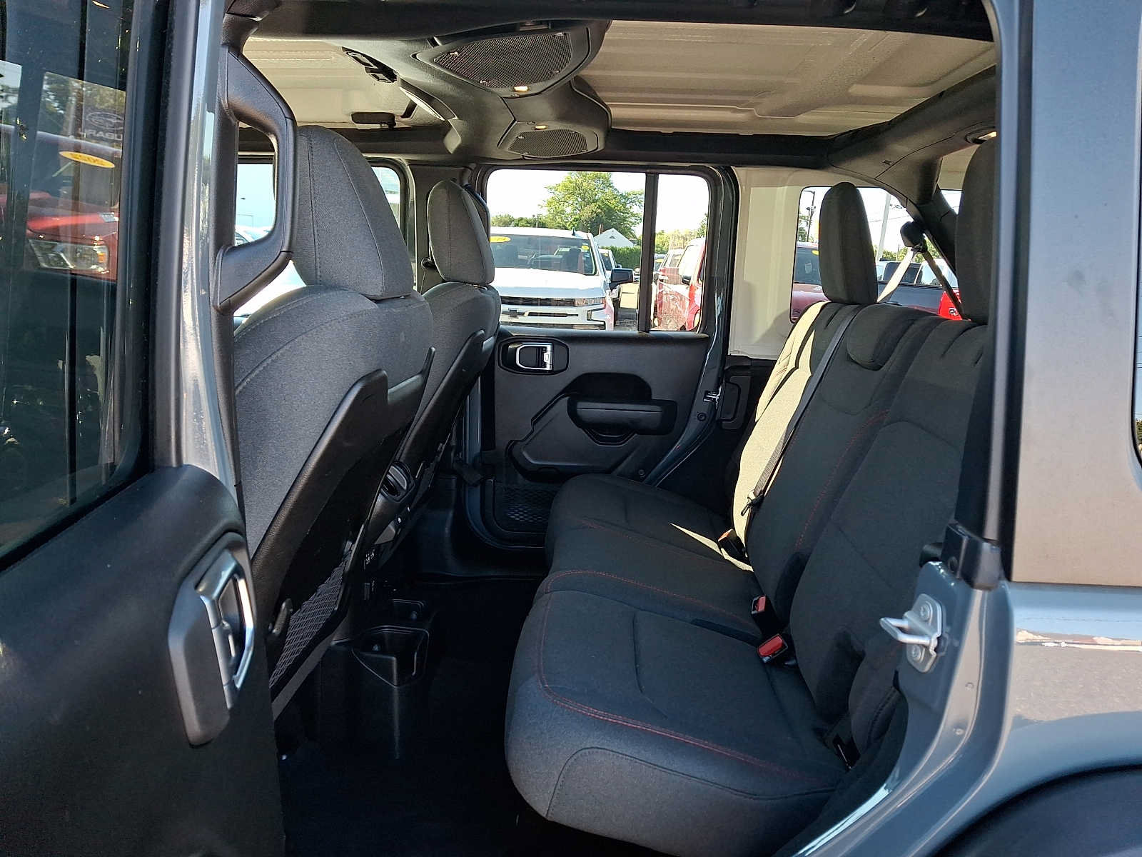 Used 2026 Jeep Wrangler Unlimited Rubicon AWD/4WD image 10