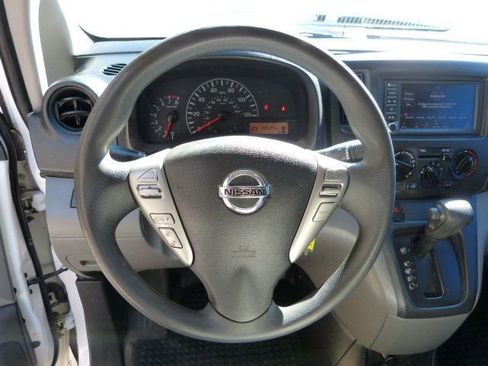 Used 2020 Nissan NV200 SV image 32
