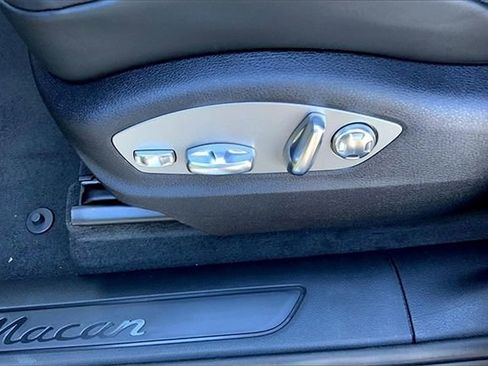 Certified 2026 Porsche Macan image 29