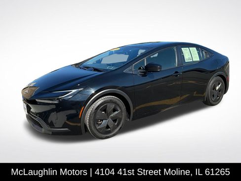 Used 2024 Toyota Prius LE FWD image 1