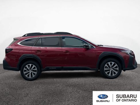 Used 2024 Subaru Outback Premium AWD/4WD image 4