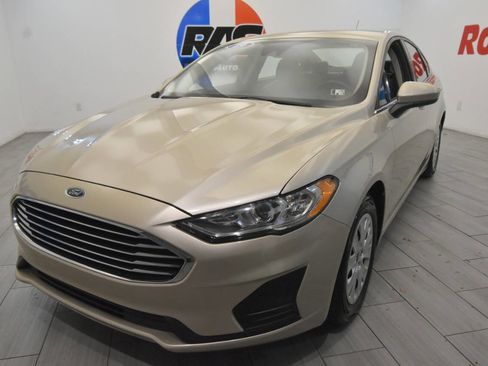 Used 2019 Ford Fusion S image 1