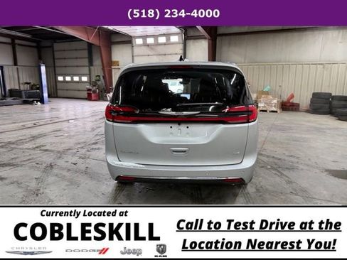 New 2026 Chrysler Pacifica Select AWD/4WD image 5