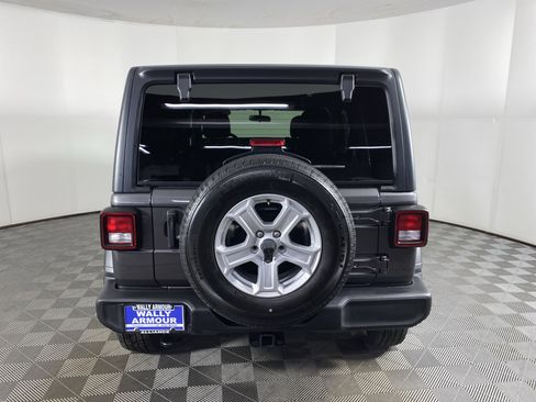 Used 2022 Jeep Wrangler Unlimited Sport image 7