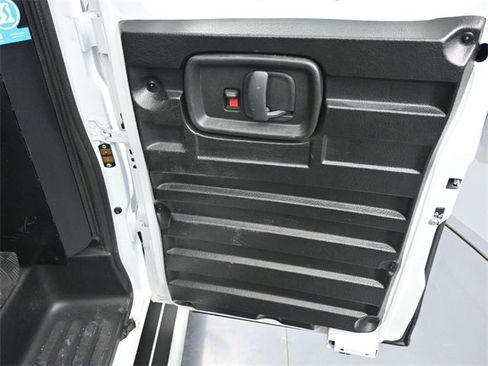 Used 2024 Chevrolet Express 2500 w/ Driver Convenience Package image 10