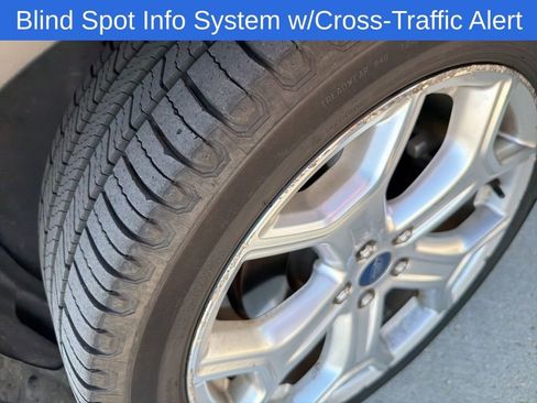 Used 2019 Ford Escape Titanium image 9