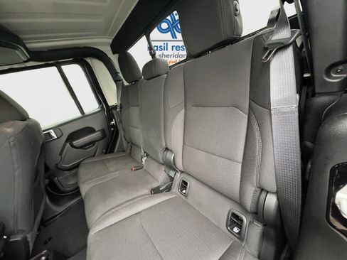 Used 2023 Jeep Gladiator Sport AWD/4WD image 18