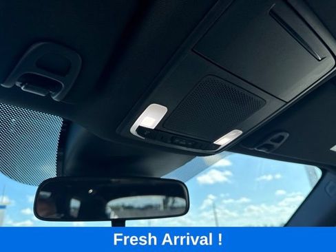 Used 2023 Honda Pilot Sport image 11
