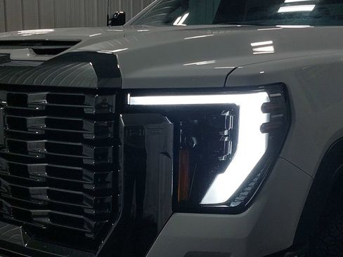 Used 2024 GMC Sierra 2500 Denali w/ Denali Reserve Package image 34