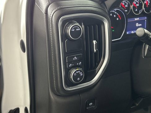 Used 2022 Chevrolet Silverado 1500 LT RWD image 12