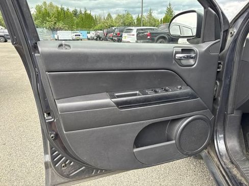 Used 2014 Jeep Compass Sport w/ Power Value Group FWD image 13