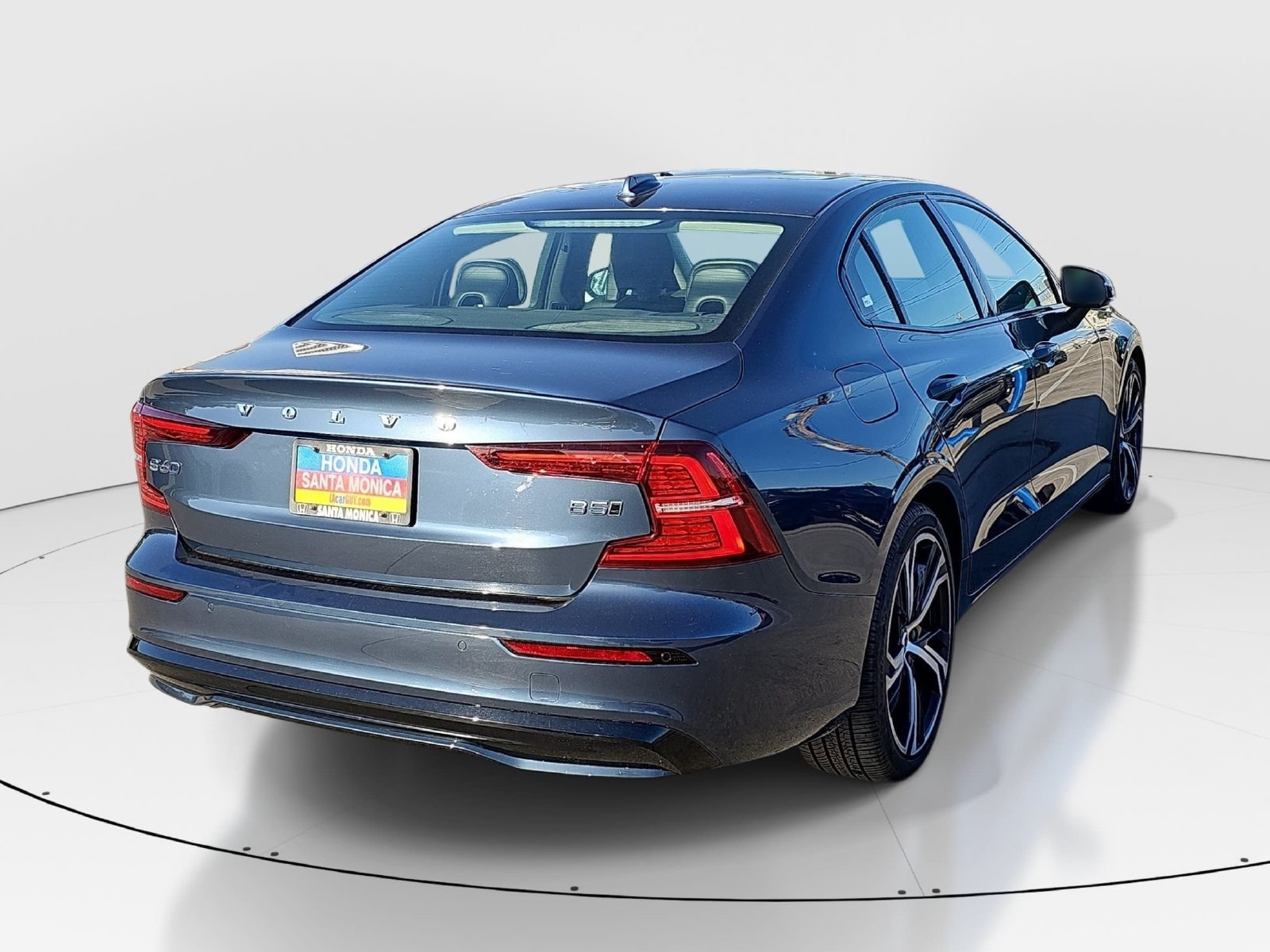 Used 2024 Volvo S60 B5 Core AWD/4WD image 5
