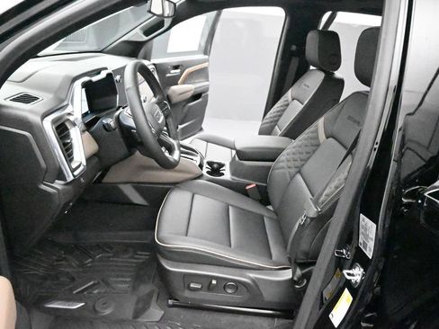 New 2026 GMC Canyon Denali AWD/4WD image 7