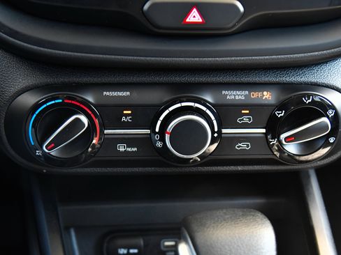 Used 2024 Kia Soul LX w/ Option Group 015 FWD image 19