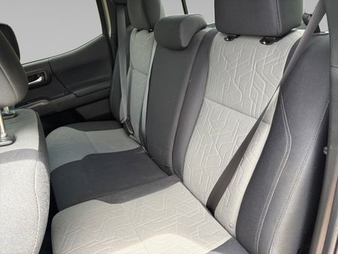 Used 2022 Toyota Tacoma TRD Sport w/ Technology Package image 4