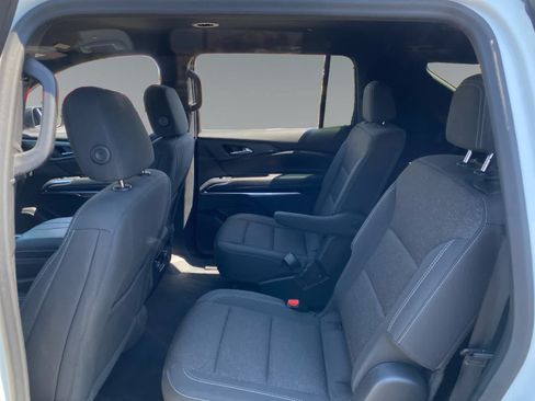 Used 2024 Chevrolet Traverse LT AWD/4WD image 13