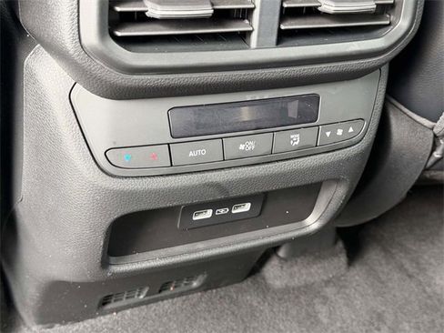 Certified 2023 Honda Pilot EX-L image 11