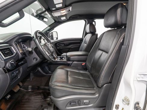 Used 2019 Nissan Titan SL w/ Midnight Edition AWD/4WD image 18