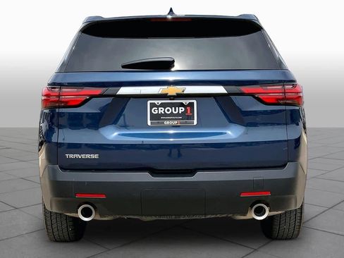 Used 2023 Chevrolet Traverse LS FWD image 5