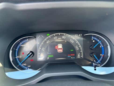 Used 2025 Toyota RAV4 XLE w/ Convenience Package image 17