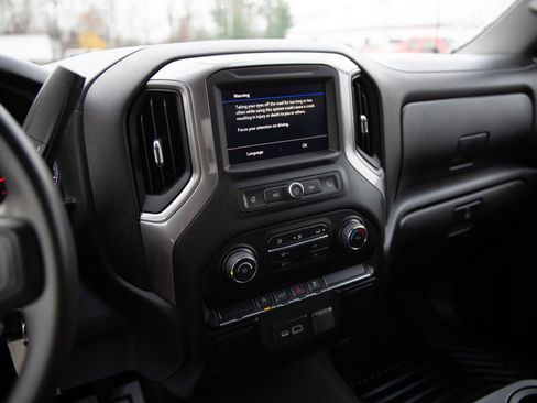Used 2022 Chevrolet Silverado 1500 Custom image 14
