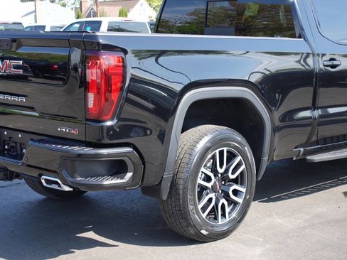 Used 2023 GMC Sierra 1500 AT4 w/ AT4 Premium Package AWD/4WD image 11