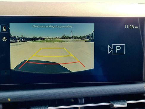 Used 2025 Hyundai Santa Cruz SE FWD image 17