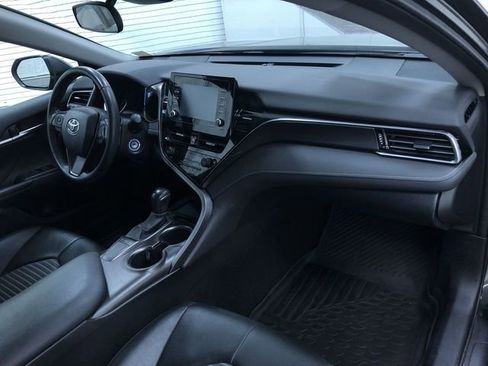 Used 2023 Toyota Camry SE image 16