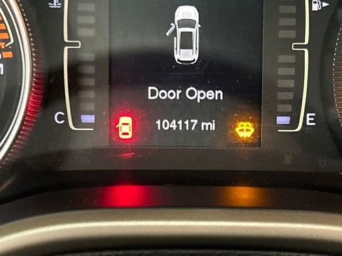 Used 2016 Jeep Cherokee Latitude w/ Cold Weather Group image 21