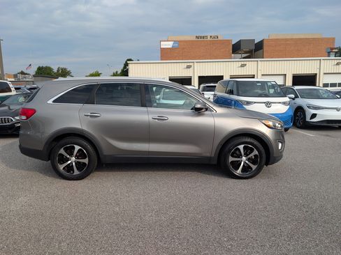 Used 2016 Kia Sorento EX AWD/4WD image 2