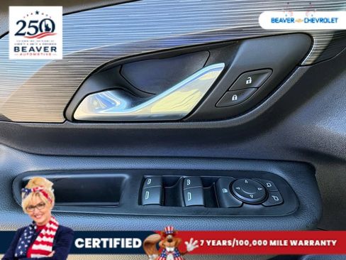 Used 2024 GMC Terrain SLE FWD image 29